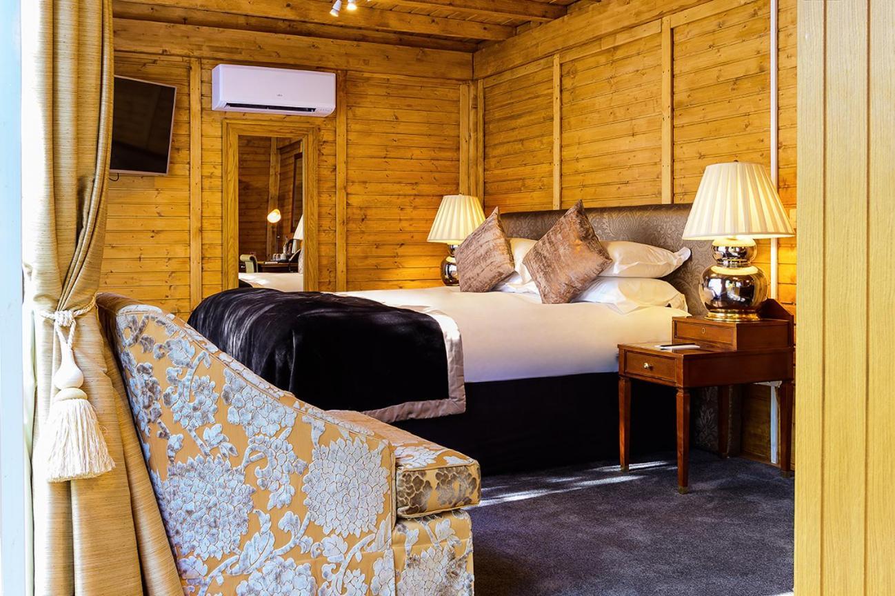 คาร์มา แซงก์ทัม ออน เดอะกรีน Hotel Cookham Dean ภายนอก รูปภาพ