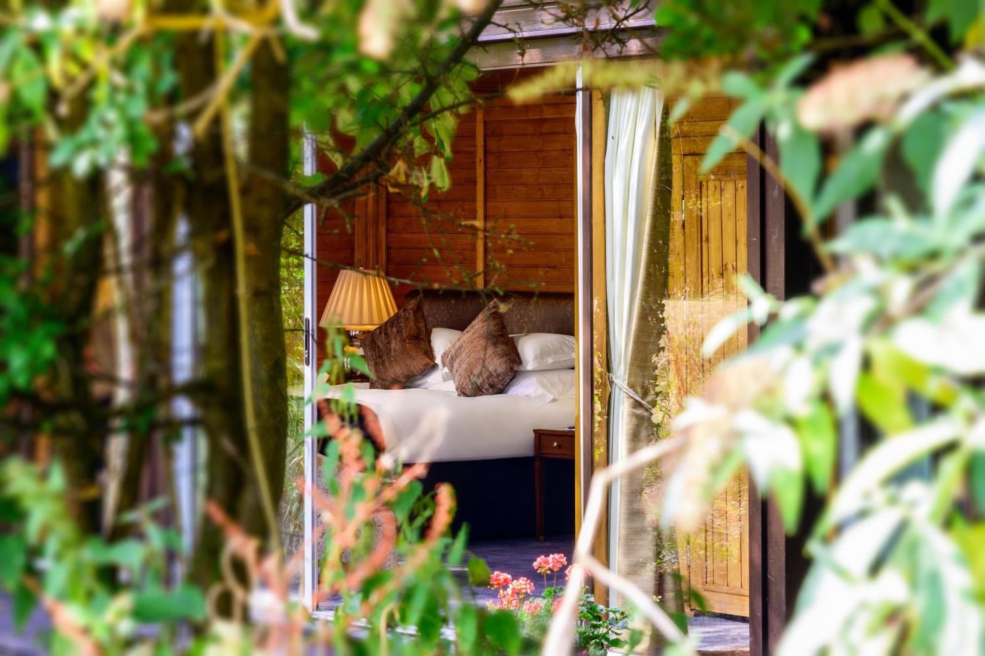 คาร์มา แซงก์ทัม ออน เดอะกรีน Hotel Cookham Dean ภายนอก รูปภาพ