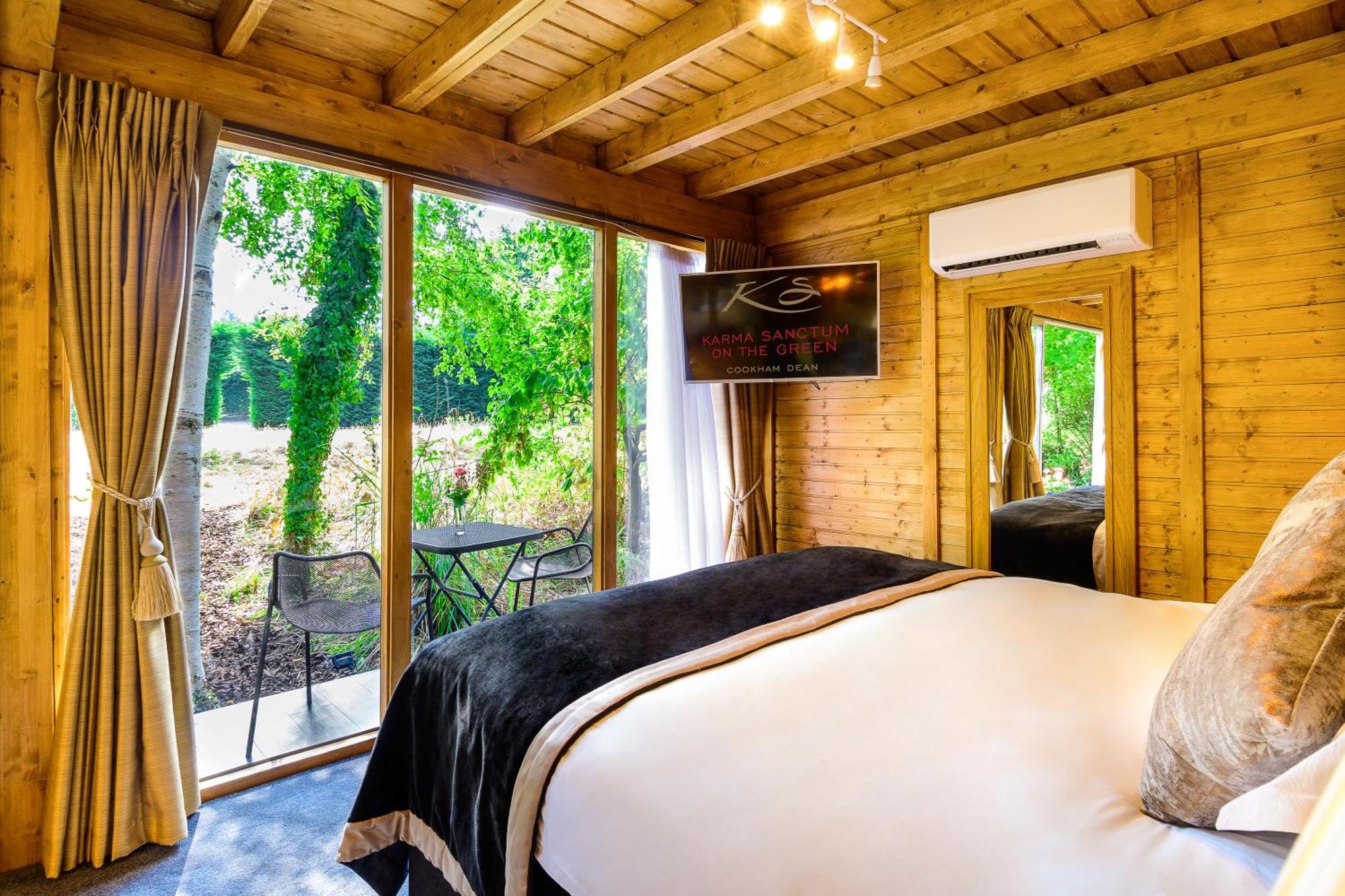 คาร์มา แซงก์ทัม ออน เดอะกรีน Hotel Cookham Dean ภายนอก รูปภาพ
