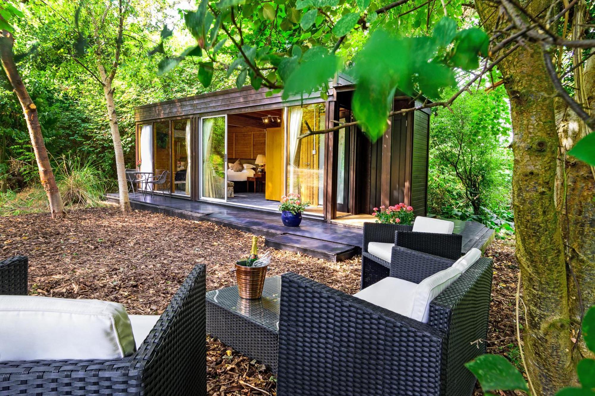 คาร์มา แซงก์ทัม ออน เดอะกรีน Hotel Cookham Dean ภายนอก รูปภาพ